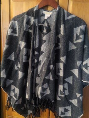 Cristina Chiti Italy Aztec Geometric Knit Poncho Fringe Wrap One Size